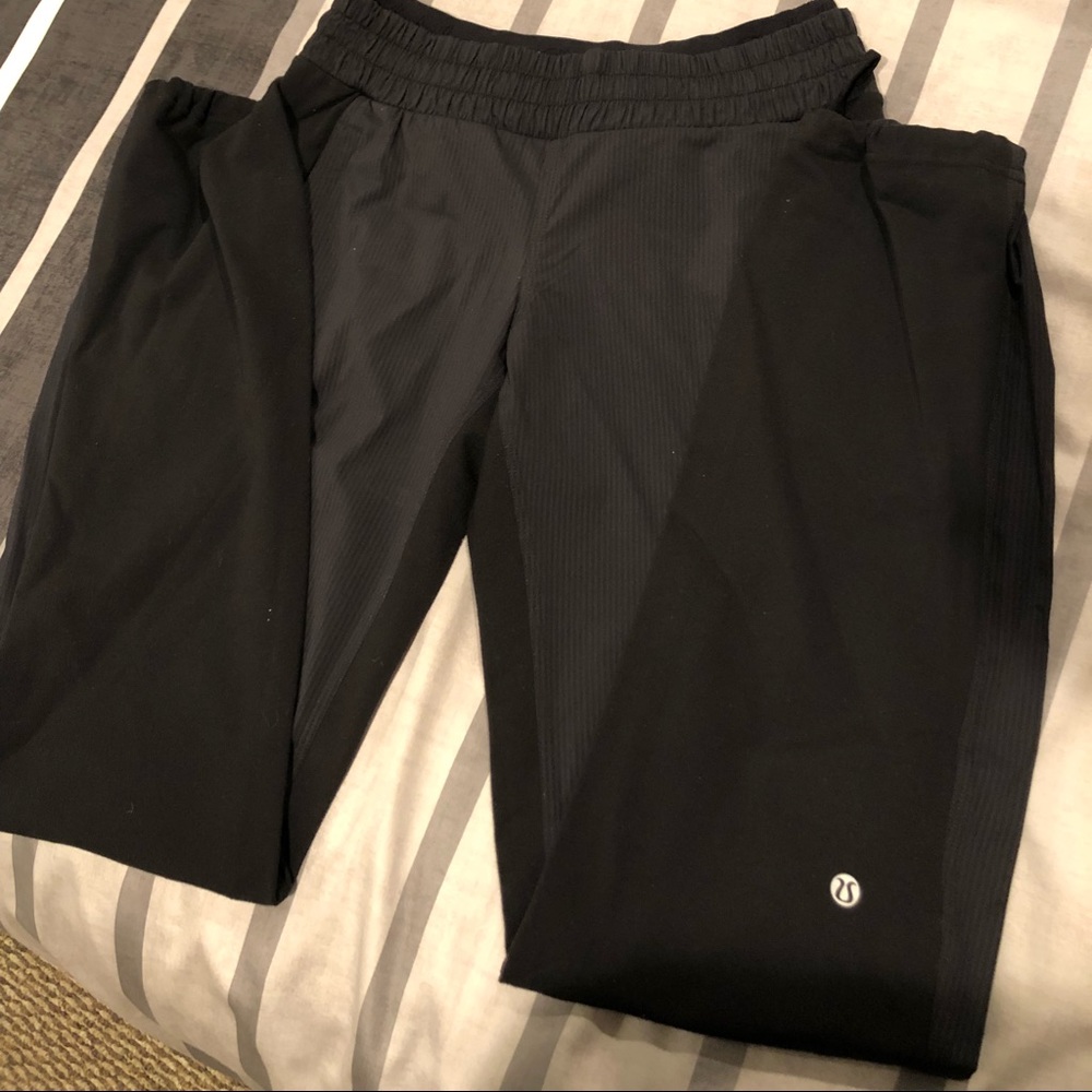 Lululemon Size 4 Black Dance pants